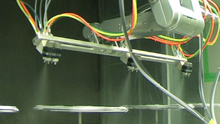 搭載3把噴槍同時噴涂3組工件